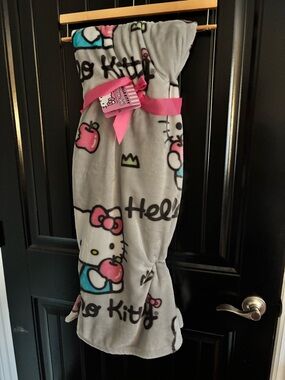 Hello Kitty Gray Plush Blanket with Pink Bow Accents